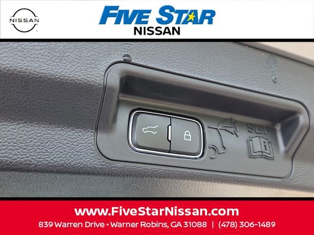 Used 2023 Silver Ford XLT image 13