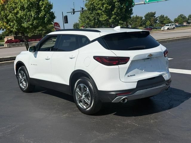 Used 2024 Summit White Chevrolet 2LT image 3