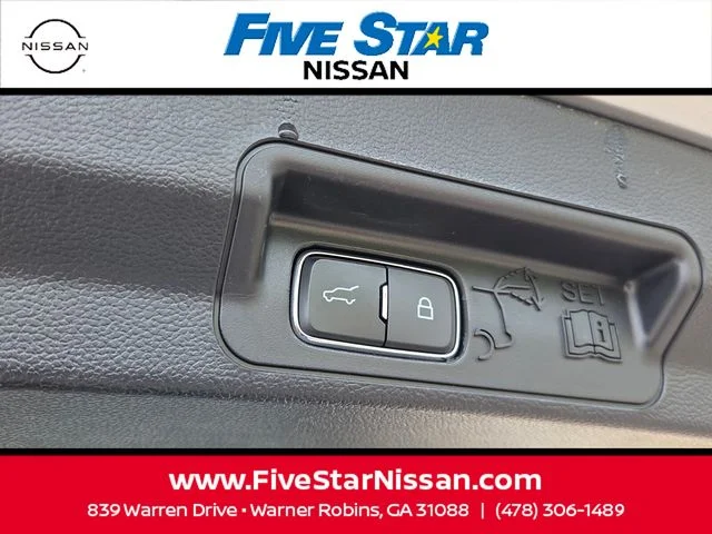 Used 2023 Silver Ford XLT image 13
