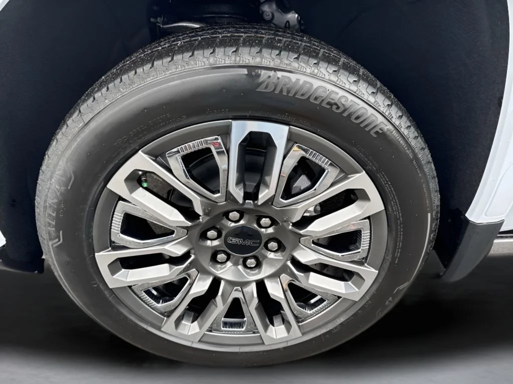 New 2026 Glacier White Tricoat GMC Denali Ultimate image 42
