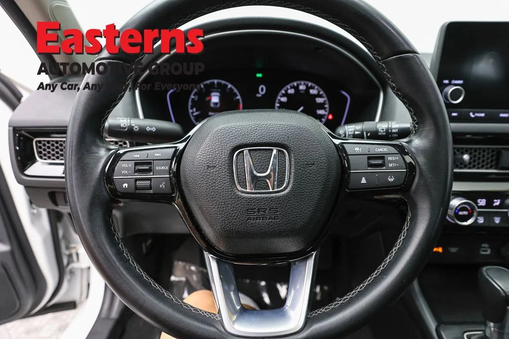 Used 2023 White Honda EX-L image 10