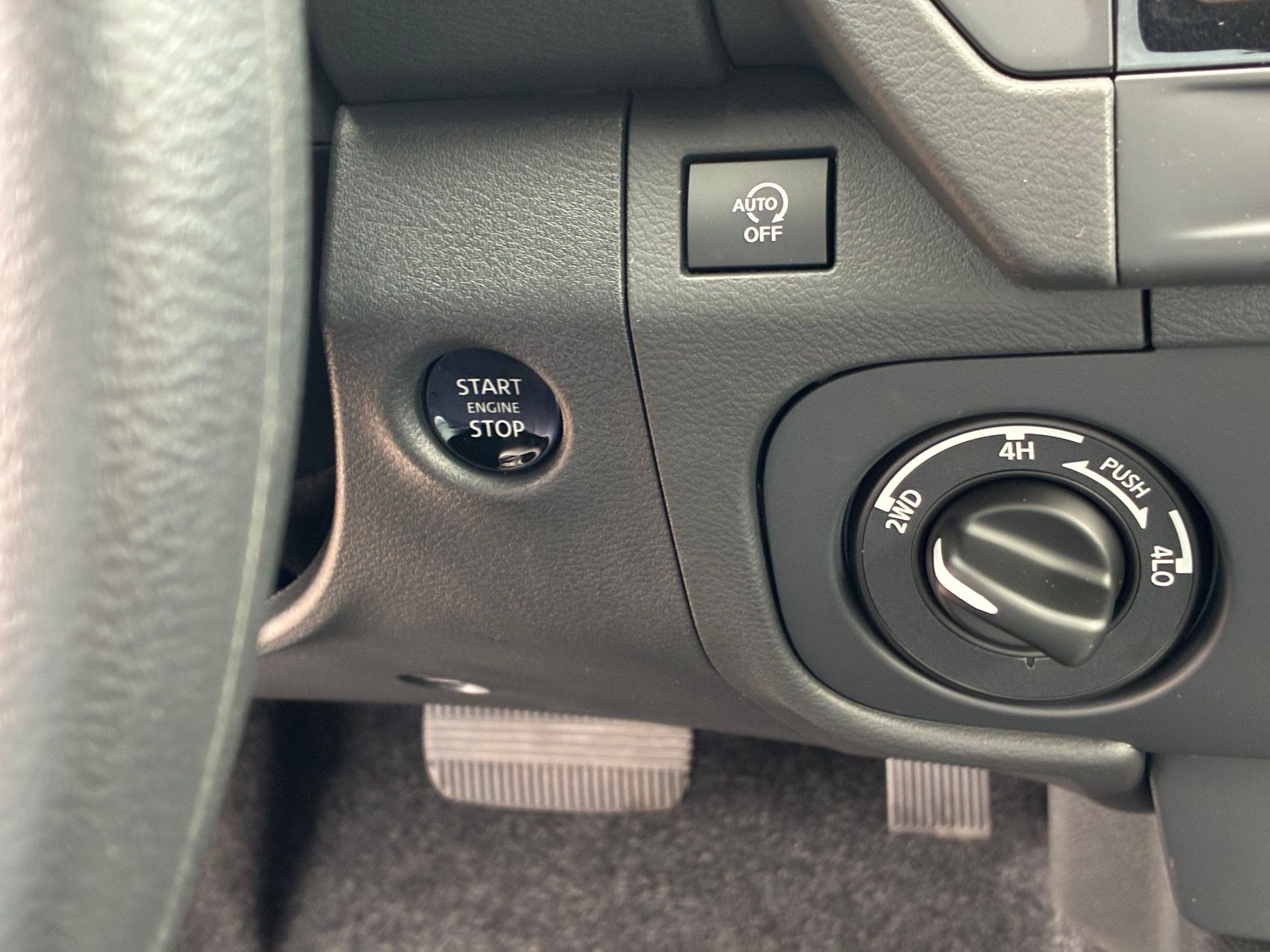 New 2026 Glacier White Nissan Crew Cab S image 17