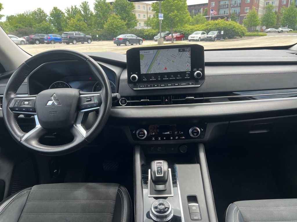 Used 2024  Mitsubishi SE image 14
