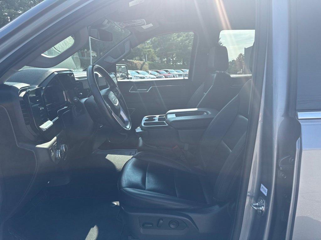 Used 2025 Silver GMC SLT image 10
