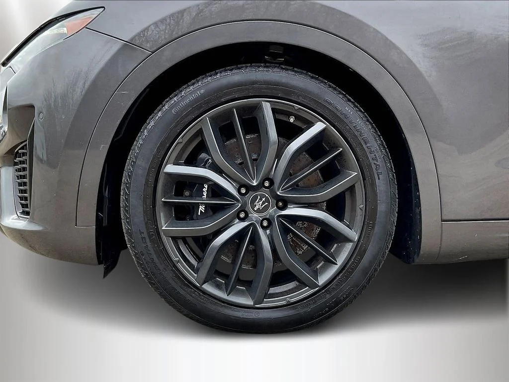 Used 2022 Grigio Maratea Metallic Maserati Modena image 33