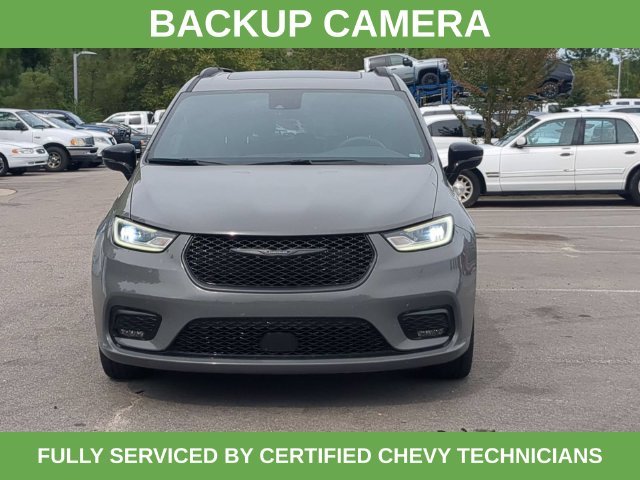 Used 2025 White Chrysler Limited image 12