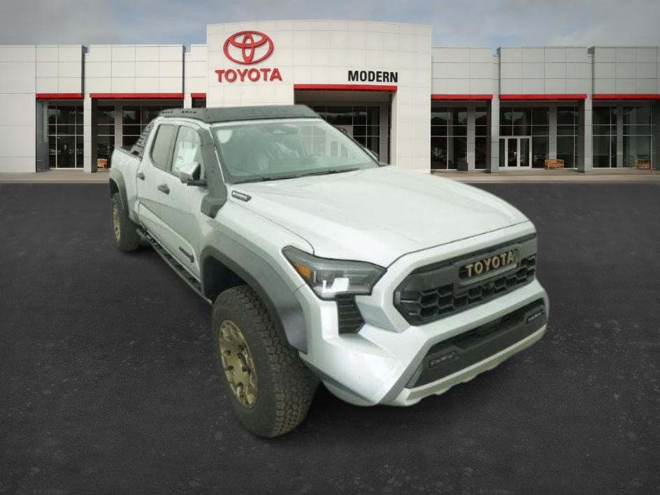 New 2025 Celestial Silver M Toyota Trailhunter image 32