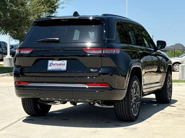 New 2026 Diamond Black Crystal Pearl-Coat Exterior Paint Jeep Summit image 9