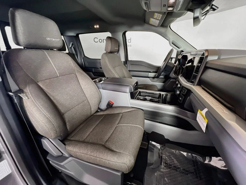 New 2027 Carbonized Gray Metallic Ford XLT image 18
