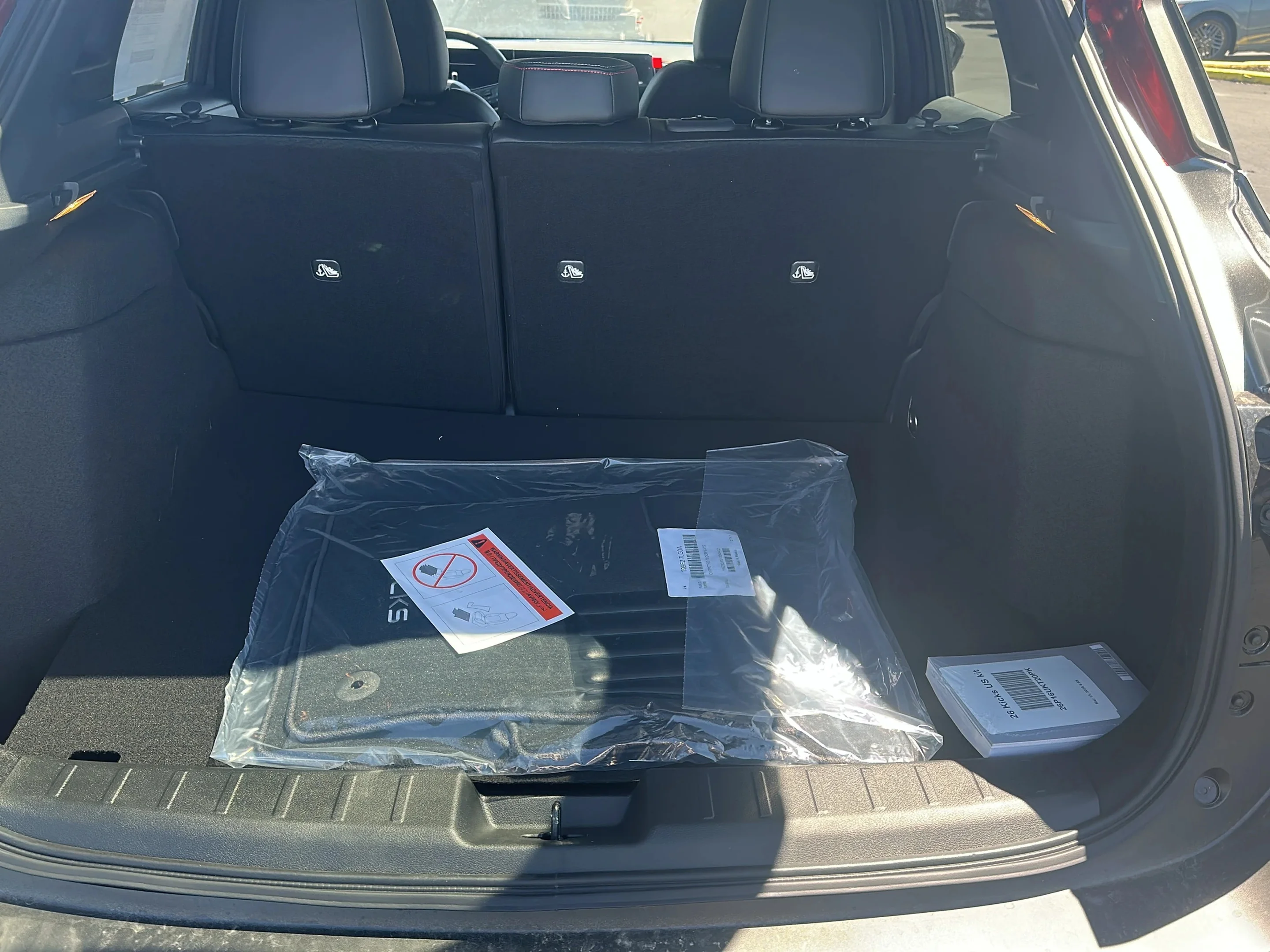 New 2026 Gun Metallic / Scarlet Ember Tintcoat Two-tone Nissan SR image 12