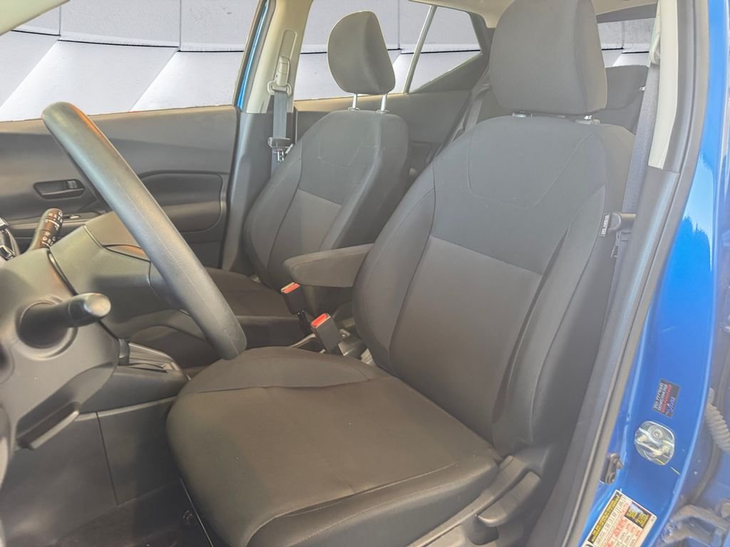 Used 2025 Blue Nissan S image 7