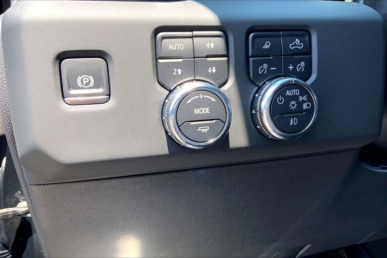 Used 2024 Onyx Black GMC Denali image 35