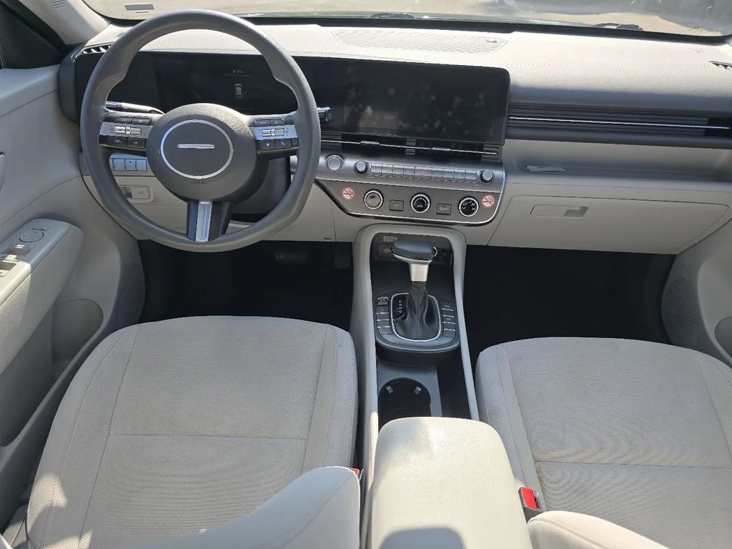 Used 2024 Black Hyundai SE image 19