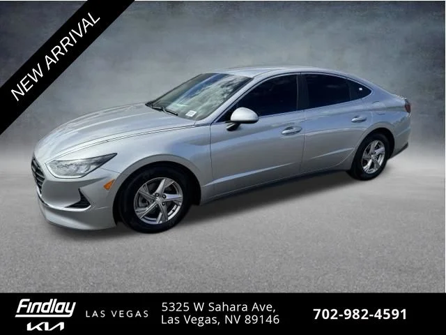 Used 2021 Silver Hyundai SE image 1