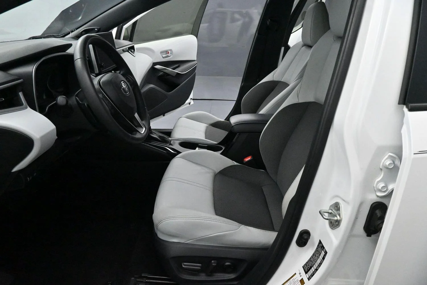 Used 2024 Ice Cap Toyota XSE image 12