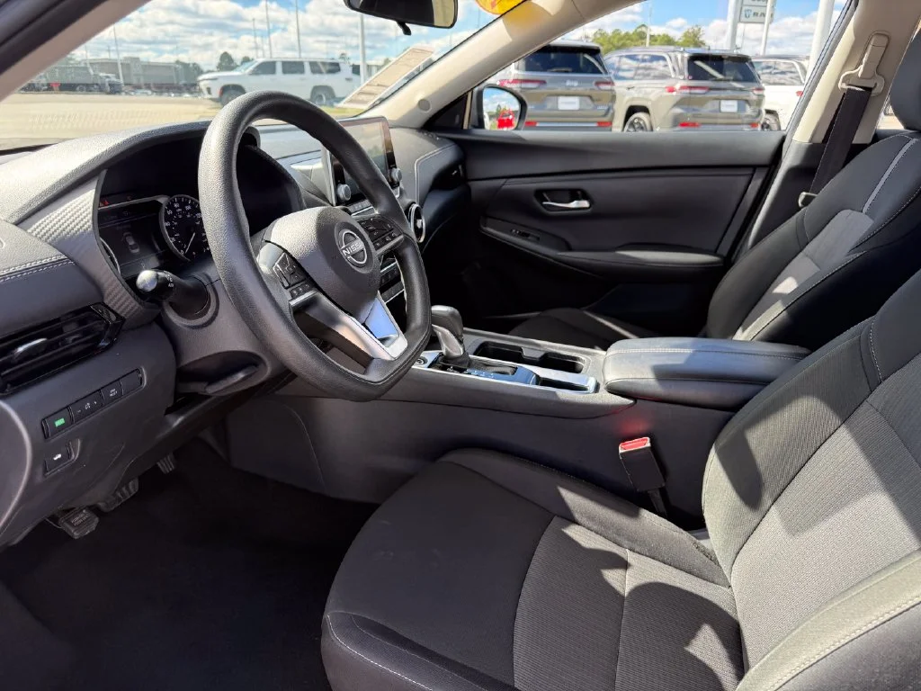 Used 2025 Gray Nissan SV image 4