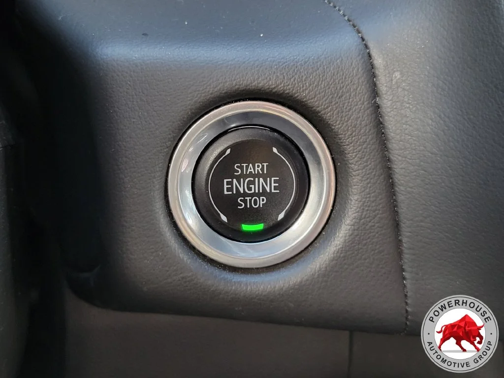 Used 2024 White GMC SLT image 35