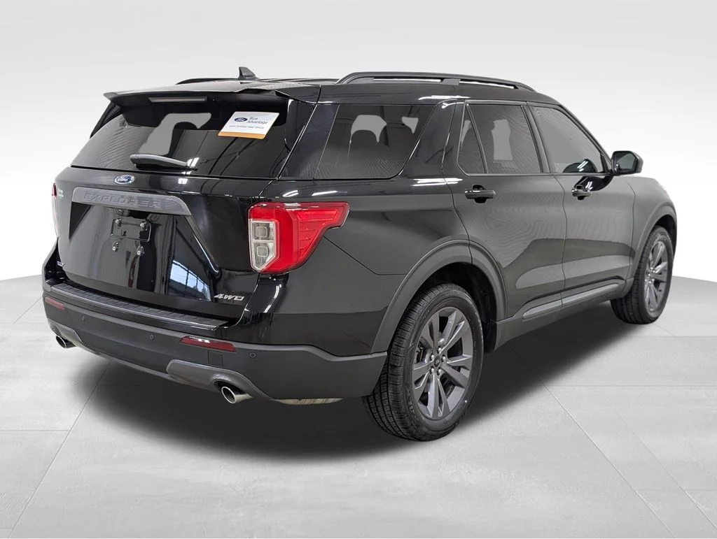 Certified Used 2023 Agate Black Metallic Ford XLT image 19