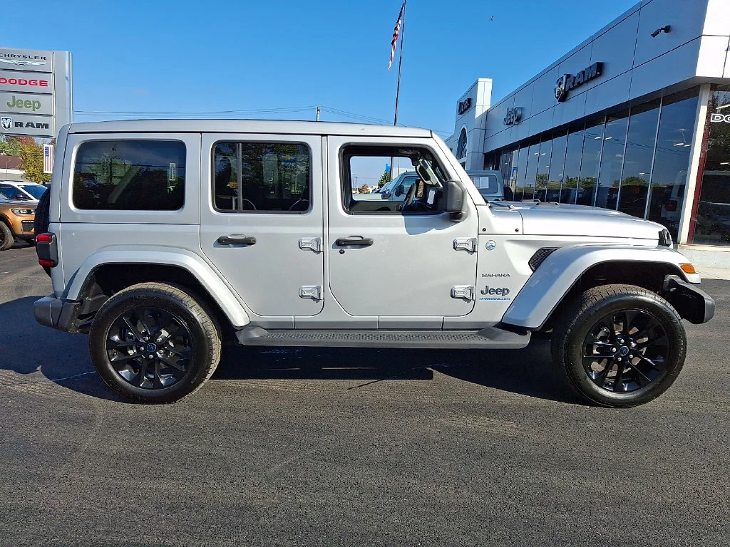 Used 2024 Silver Jeep Sahara 4xe image 13