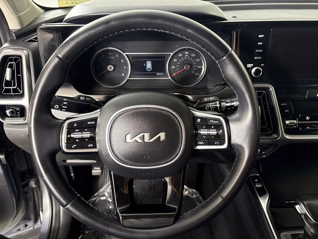 Used 2023 Silver Kia S image 24