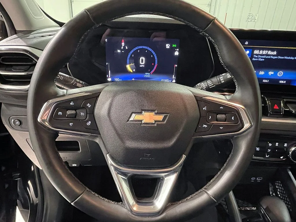 Used 2025 Black Chevrolet LT image 33