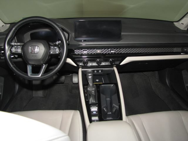 Used 2023 Platinum White Honda Touring image 14