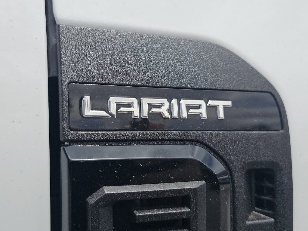 New 2026 Oxford White Ford LARIAT image 21