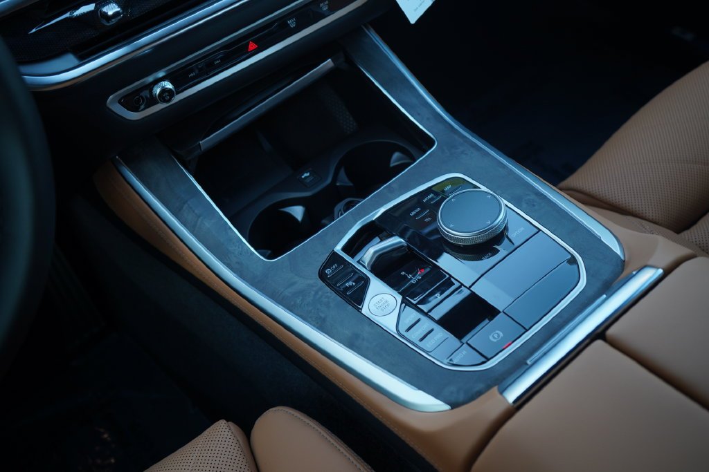 Used 2026 Blue Ridge Mountain Metallic BMW sDrive40i image 18