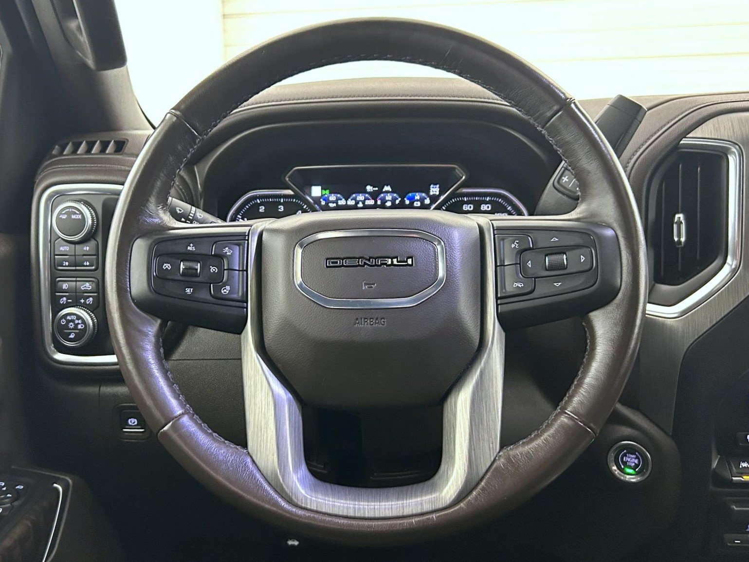 Used 2021 White GMC Denali image 12