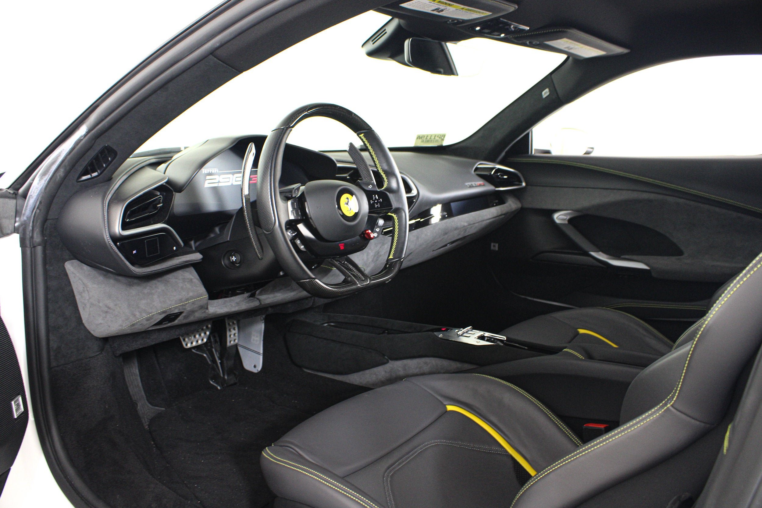 Used 2025 Bianco Cervino Ferrari  image 2