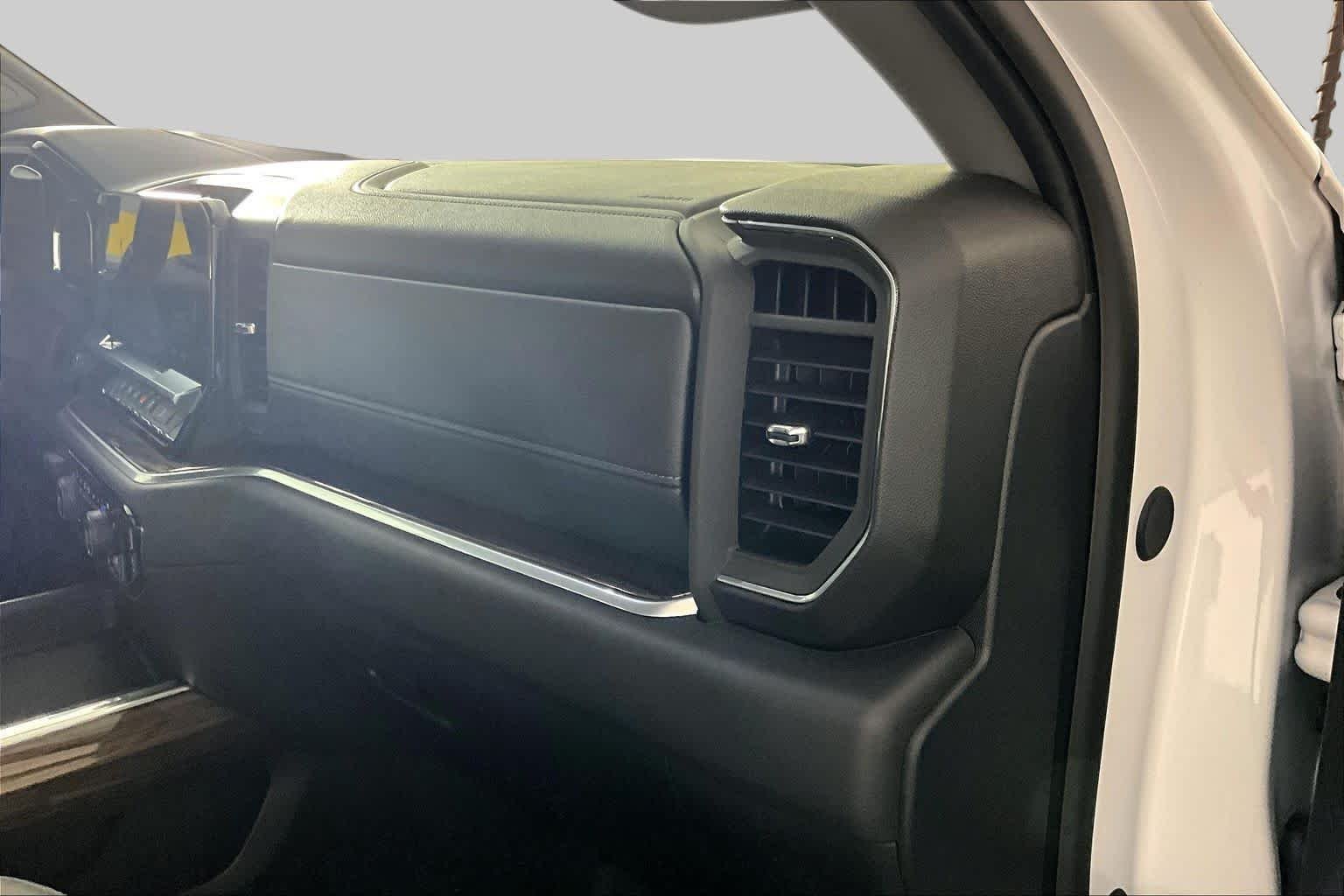 Used 2026 Summit White Chevrolet LT image 18