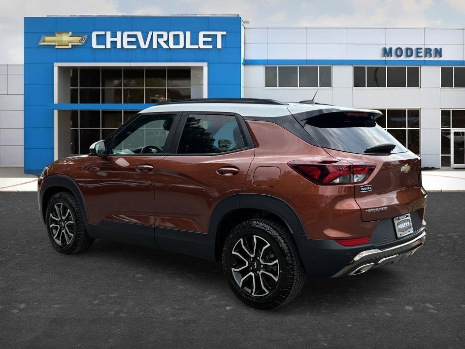 Used 2021 Dark Copper Metallic Chevrolet ACTIV image 3