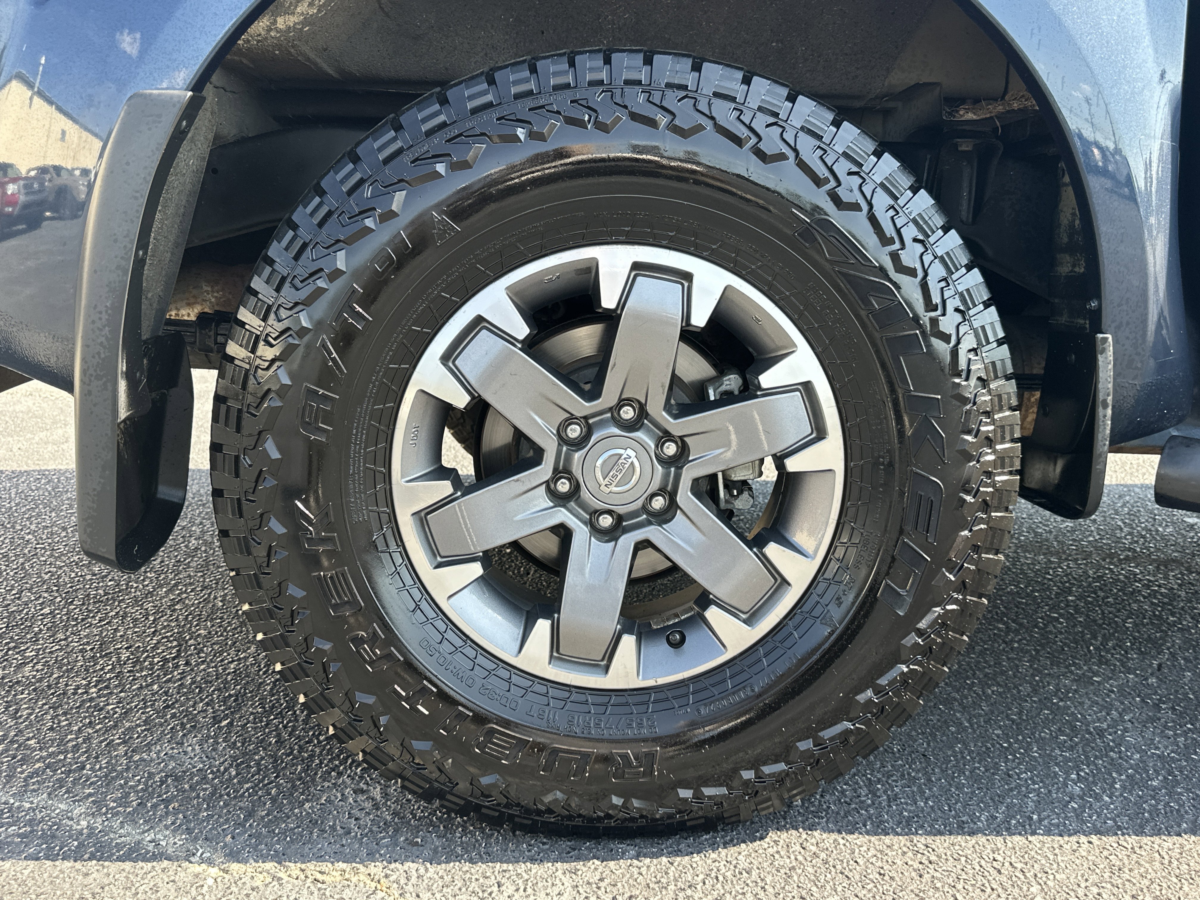 Used 2020 Arctic Blue Metallic Nissan PRO-4X image 17
