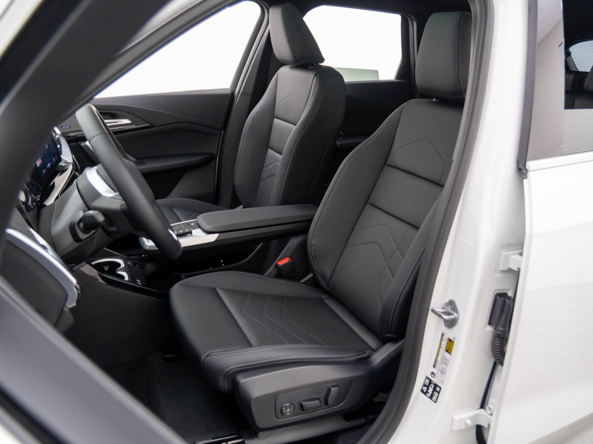 New 2026 Alpine White BMW xDrive28i image 15