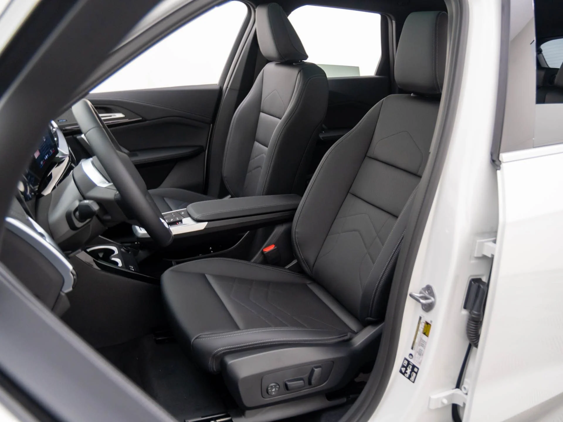 New 2026 White BMW xDrive28i image 15