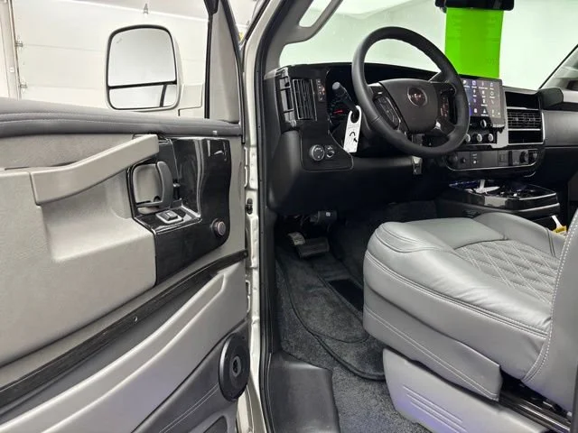 2026 GMC Savana Cargo Work Van - Photo 17