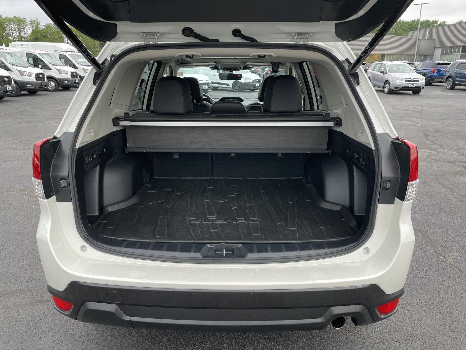 Used 2024 Crystal White Pearl Subaru Limited image 32