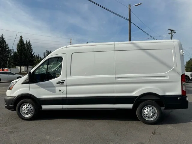 New 2026 Oxford White Ford Base image 7