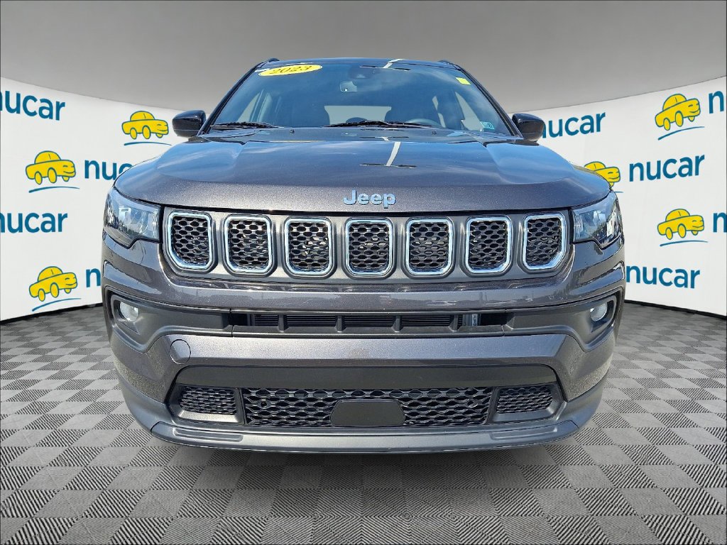 Used 2023 Gray Jeep Latitude Lux image 2