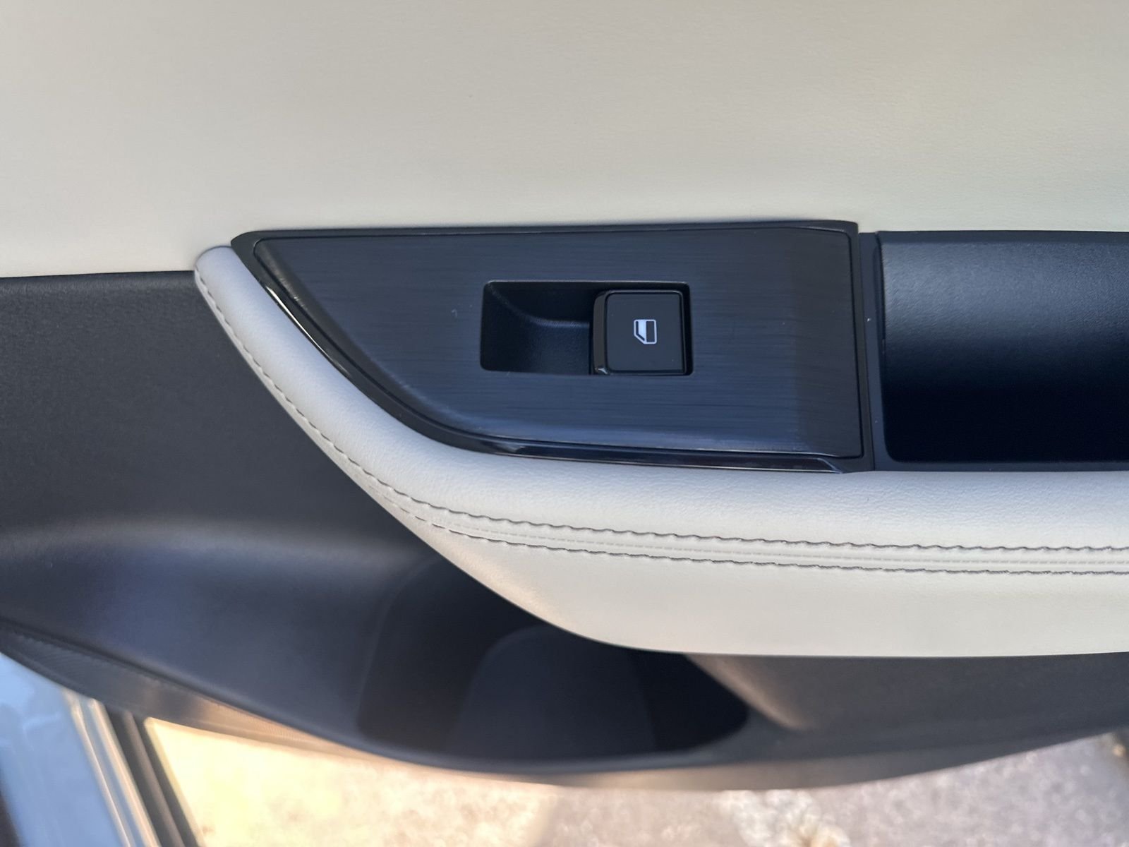 2025 Nissan Rogue SV - Photo 36