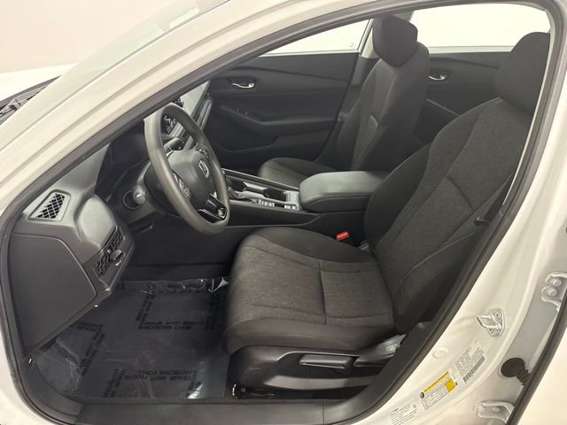 Used 2023 White Honda LX image 13