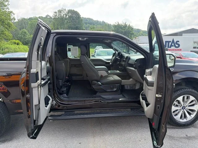 Used 2018 Red Ford XL image 36