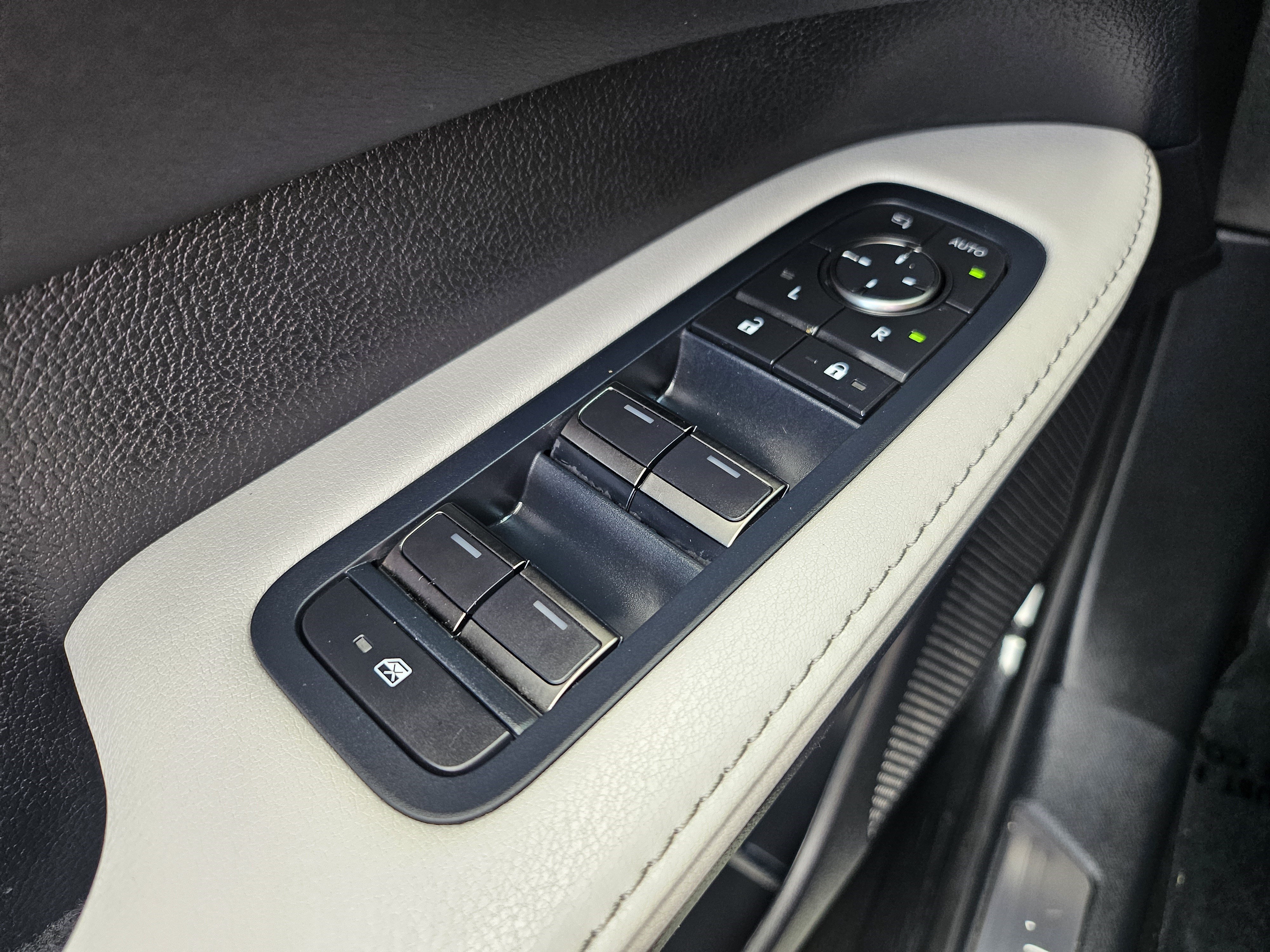 Used 2026 Black Lexus 350h F SPORT Design image 15