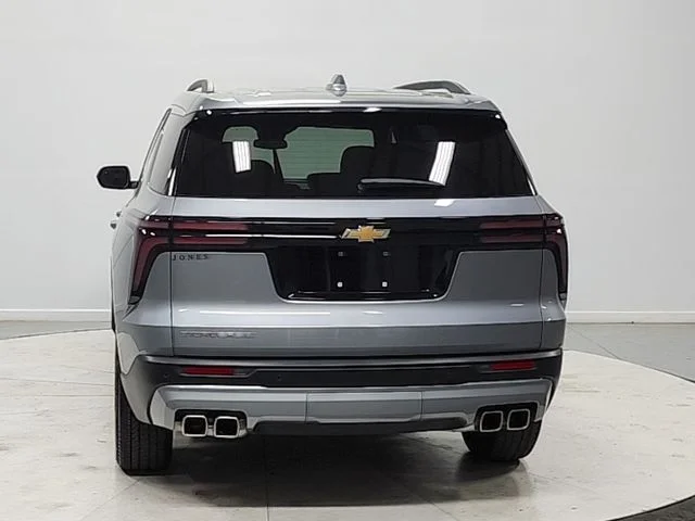 Used 2025 Gray Chevrolet LT image 6