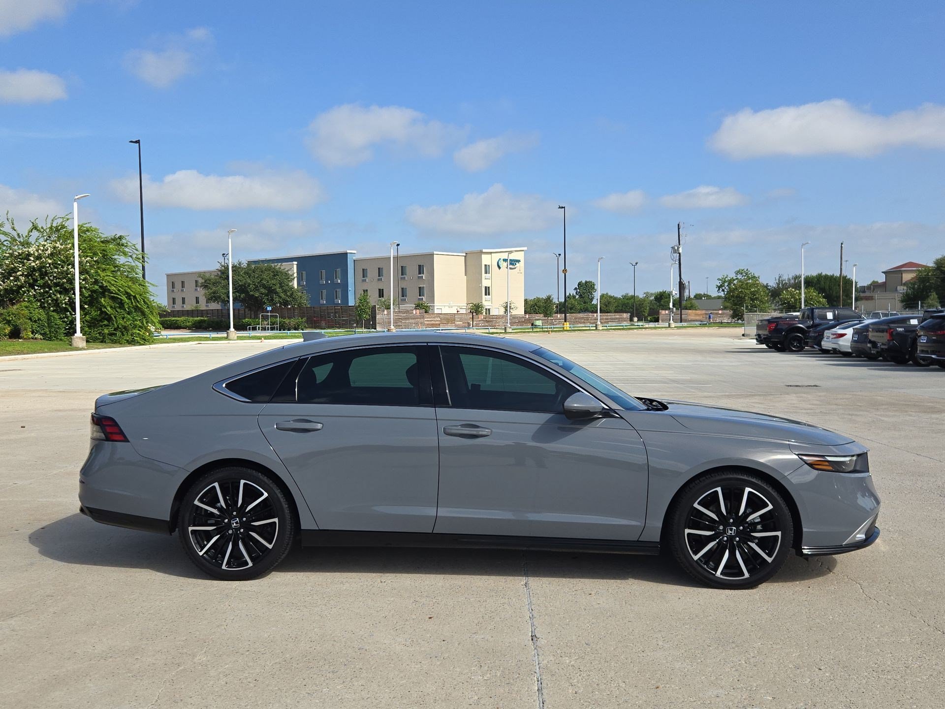 Certified Used 2025 Urban Gray Pearl Honda HYBRID TOURING image 2