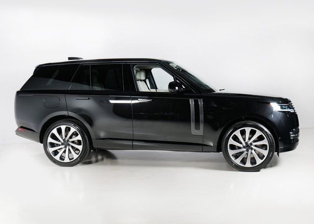 New 2026 Santorini Black Land Rover SE image 28