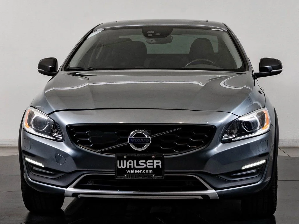 2018 Volvo S60 T5 AWD Cross Country Platinum's photo