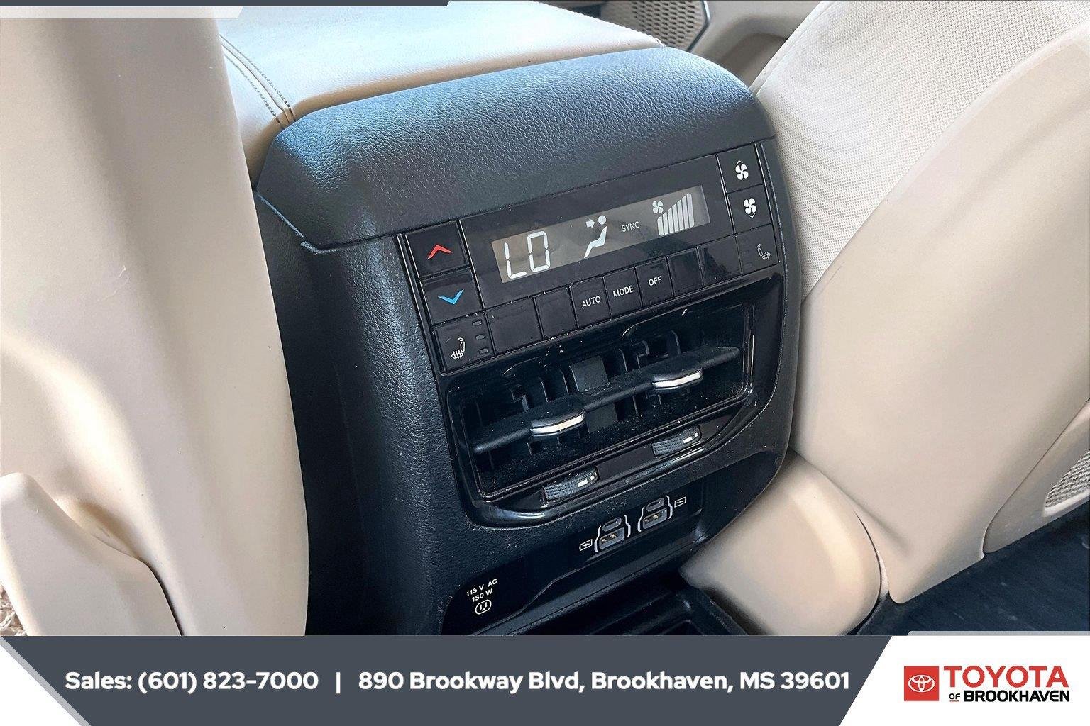 Used 2021 Bright White Clearcoat Jeep Limited image 25