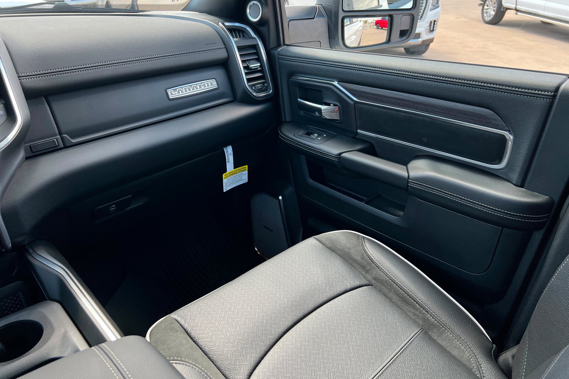 New 2026 Bright White Clear-Coat Exterior Paint RAM Laramie image 11