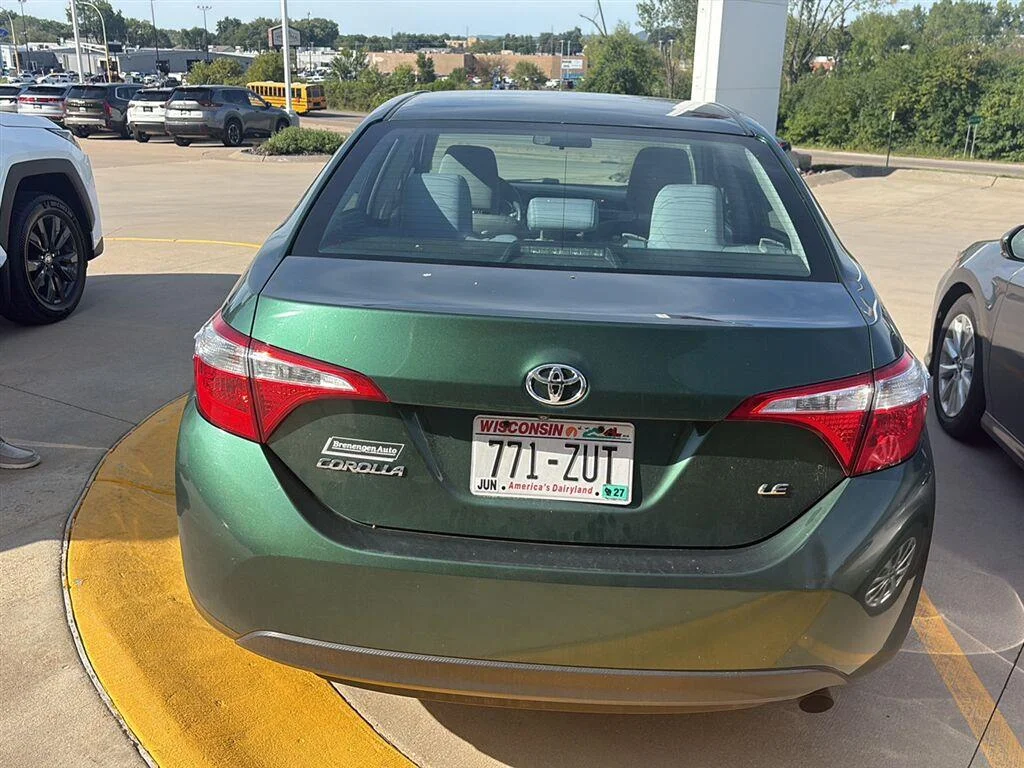 Used 2014 4Evergreen Mica Toyota LE Plus image 11